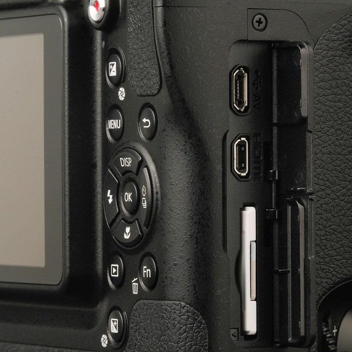 Samsung WB2200F side ports