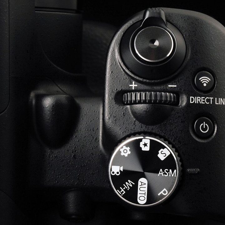 Samsung WB2200F top controls