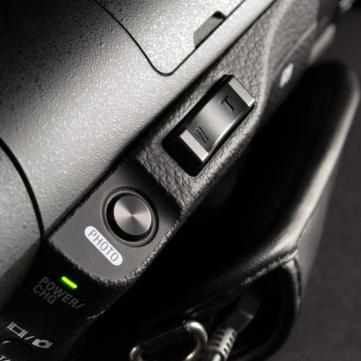 Sony FDR-AX100