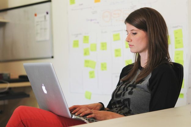Lindley Murphy is Snapwire's Community Manager. She's the one who communicates with photo submitters about the creative review process and other information. She's part of a small team that's getting Snapwire off the ground.