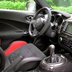 2014 Nissan Juke NISMO RS drivers