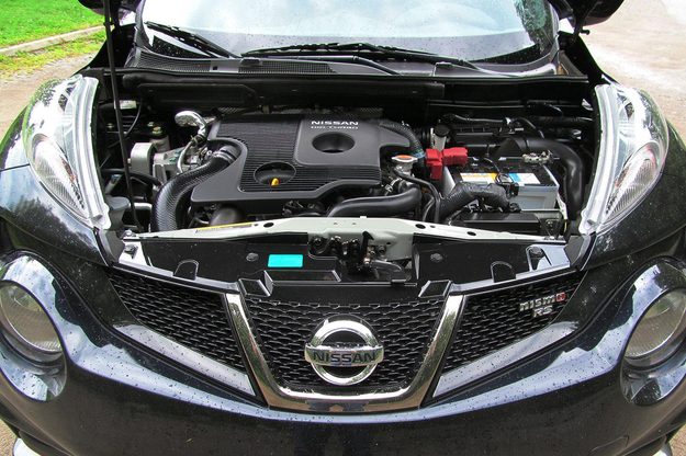2014 Nissan Juke NISMO RS engine