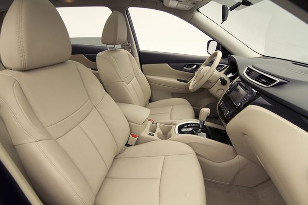 2014 Nissan Rogue SV front interior side