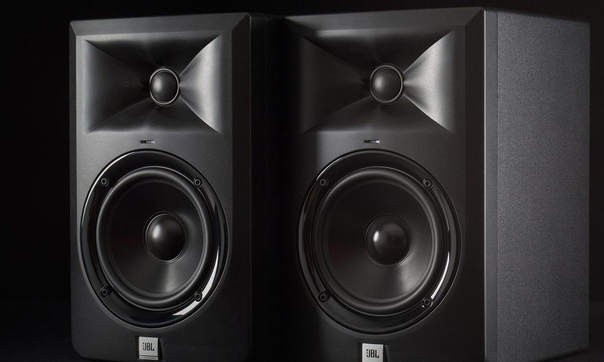 JBL LSR305