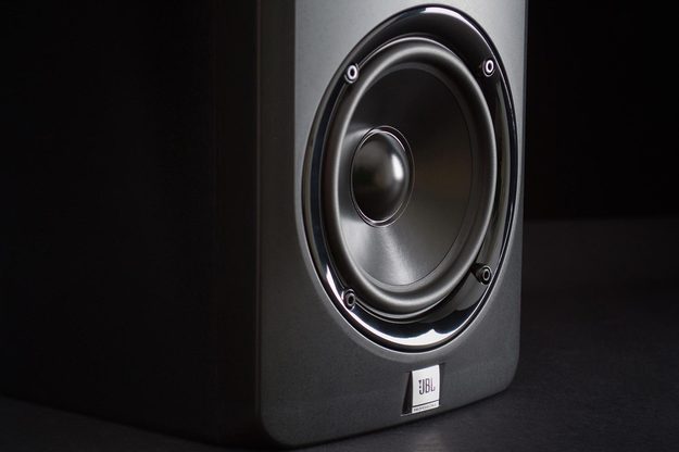JBL LSR305