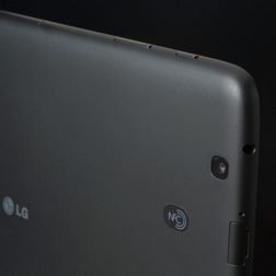 LG G Pad top corner 1