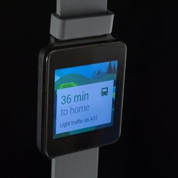 LG G Smartwatch face angle