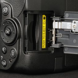 Nikon D5300 card slot