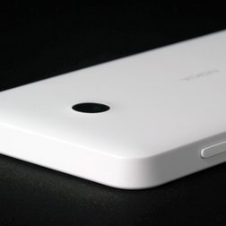 Nokia Lumia 635 top angle