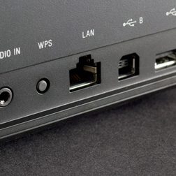 Sony SRS X9 back jacks