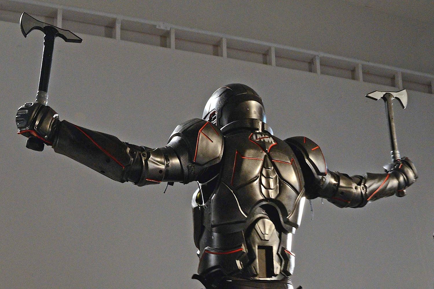 Twin Tomohawk Raised