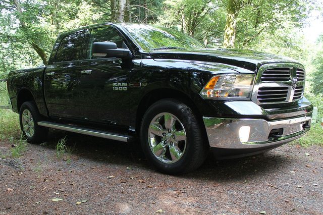 2014 Ram 1500 EcoDiesel front left angle