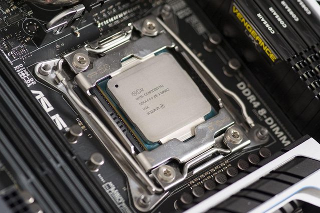 Intel 5690 center angle