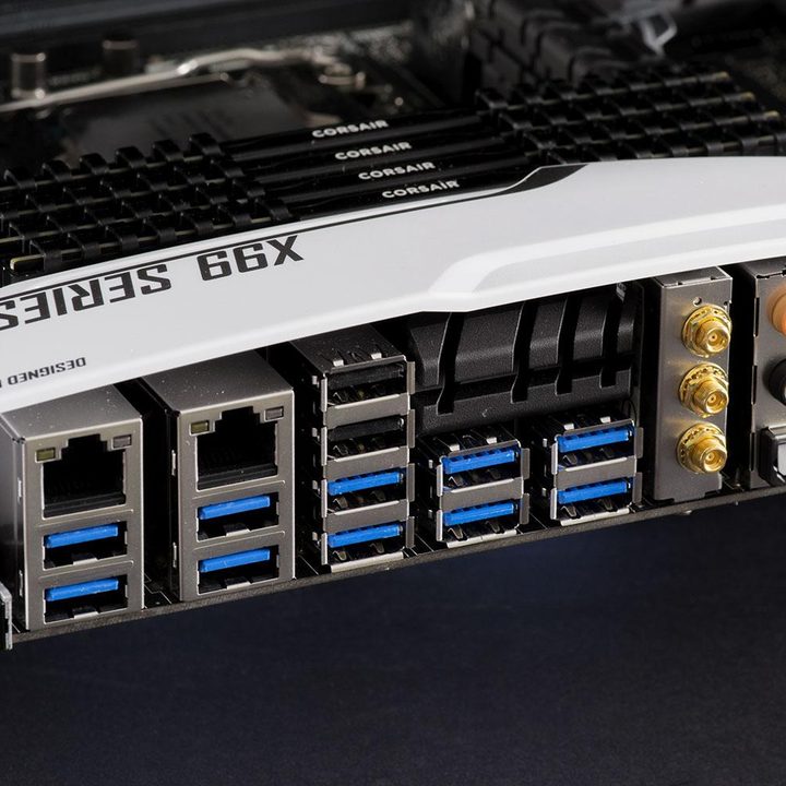 Intel 5690 ports full