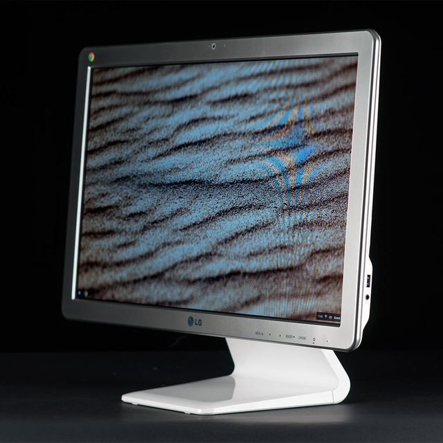 LG 22CV241 Chromebase review screen angle