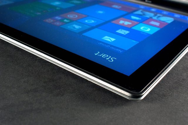 Lenovo Flex 2 15 top corner