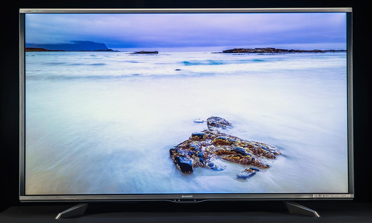 Sharp LC-60UQ17U review front