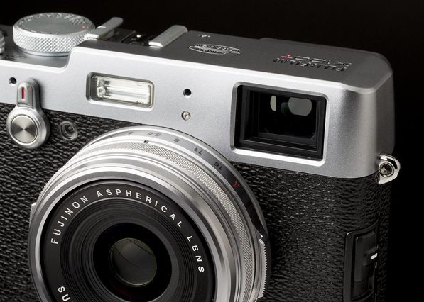 The main changes have been made to the viewfinder and the aperture ring.