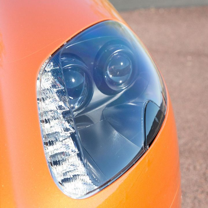 2015 Aston Martin V12 Vantage S Roadster headlight