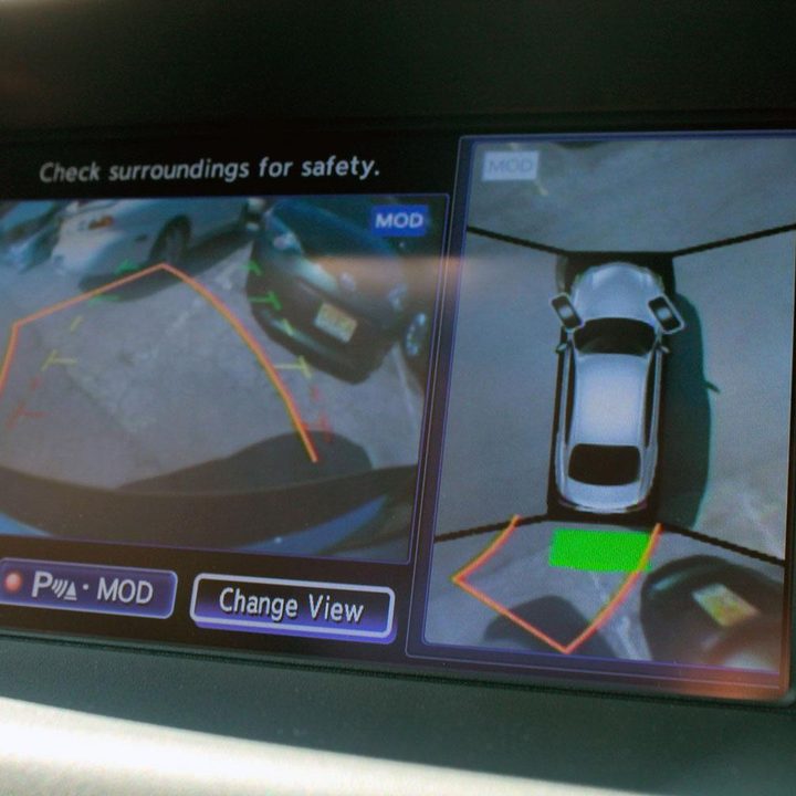 2015 Infiniti Q70 backup camera