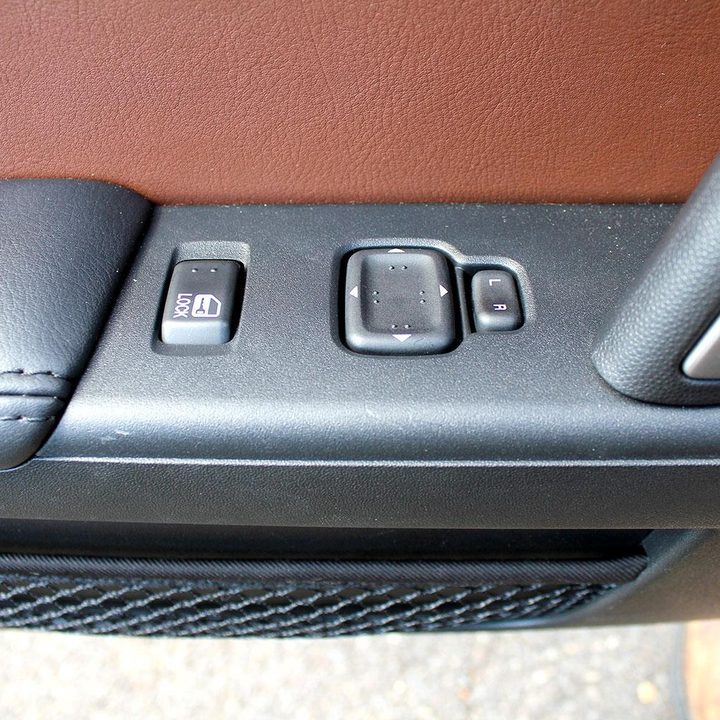 2015 Mazda MX 5 door controls