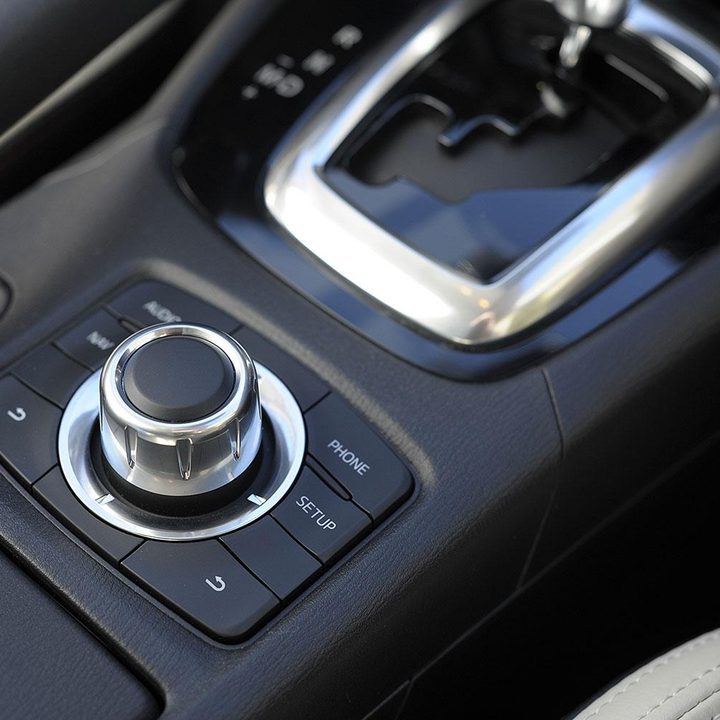 2015 Mazda Mazda 6 console dial