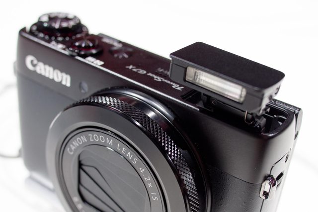 Canon-G7X-flash