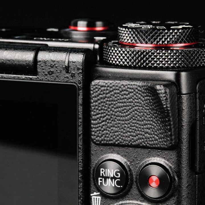 Canon G7x back top corner