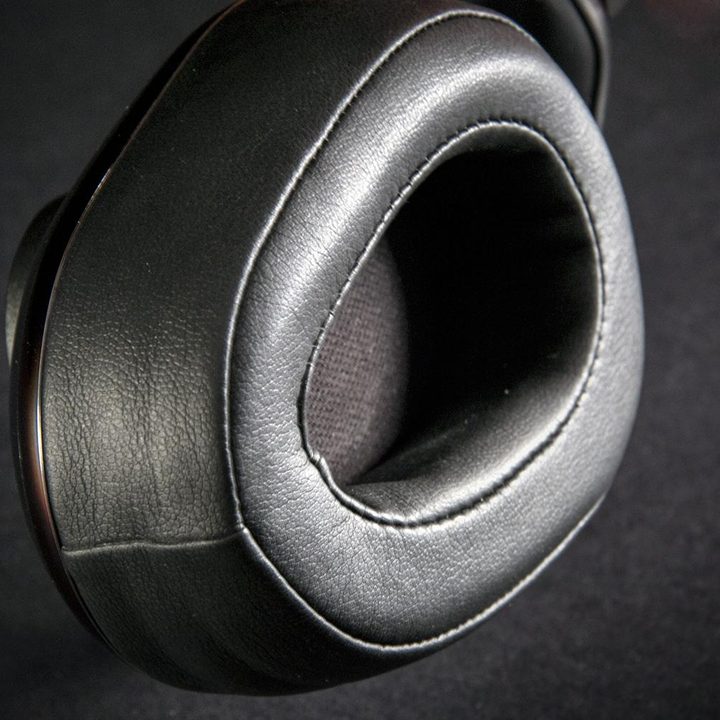 MoFi Blue headphones review ear pad