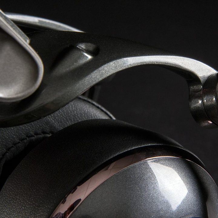 MoFi Blue headphones review macro hinge