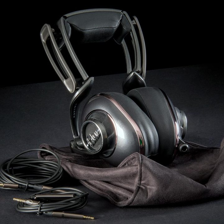 MoFi Blue headphones review out of the box