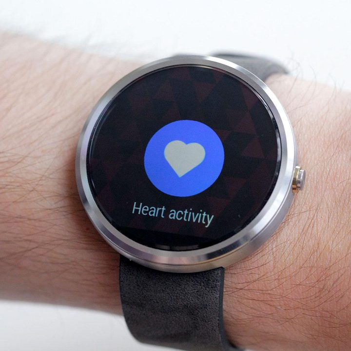 Moto 360 Watch heart activity