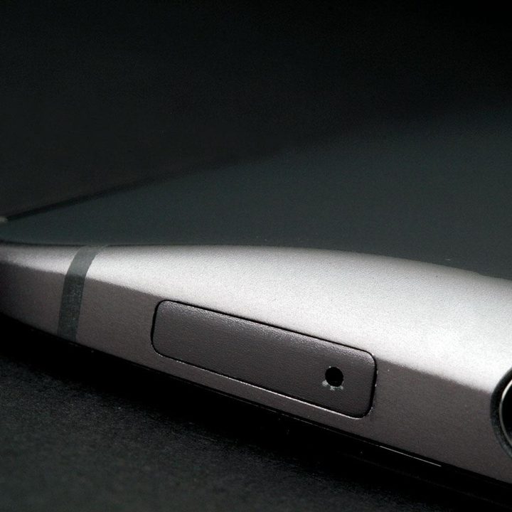 Motorola X sim tray