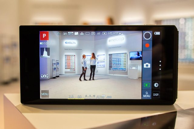 The display is standard size for a high-end smartphone at 4.7", but extraordinarily large and detailed for a camera.