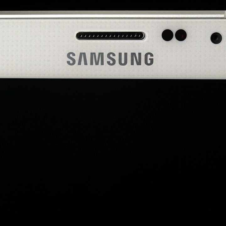 Samsung Galaxy Alpha front top