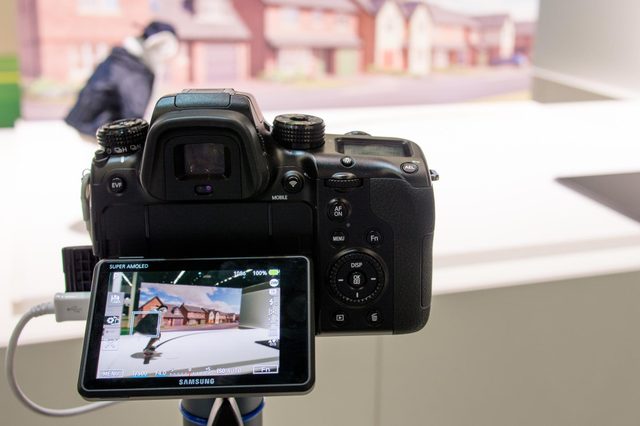 The Samsung NX1's AF tracking kept up reliably with the moving skateboarder.