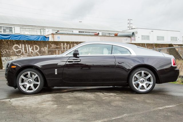 2015-Rolls-Royce-Wraith-left-side
