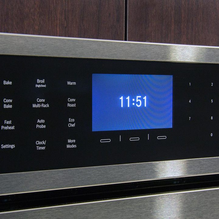 Bosch HBLP651LUC oven review front panel