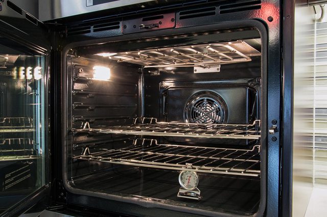Bosch HBLP651LUC oven review interior bottom