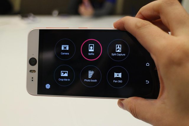 HTC Desire Eye