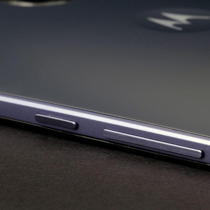 NEXUS 6 side buttons