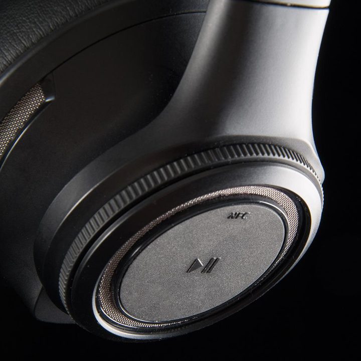 Plantronics BackBeat Pro