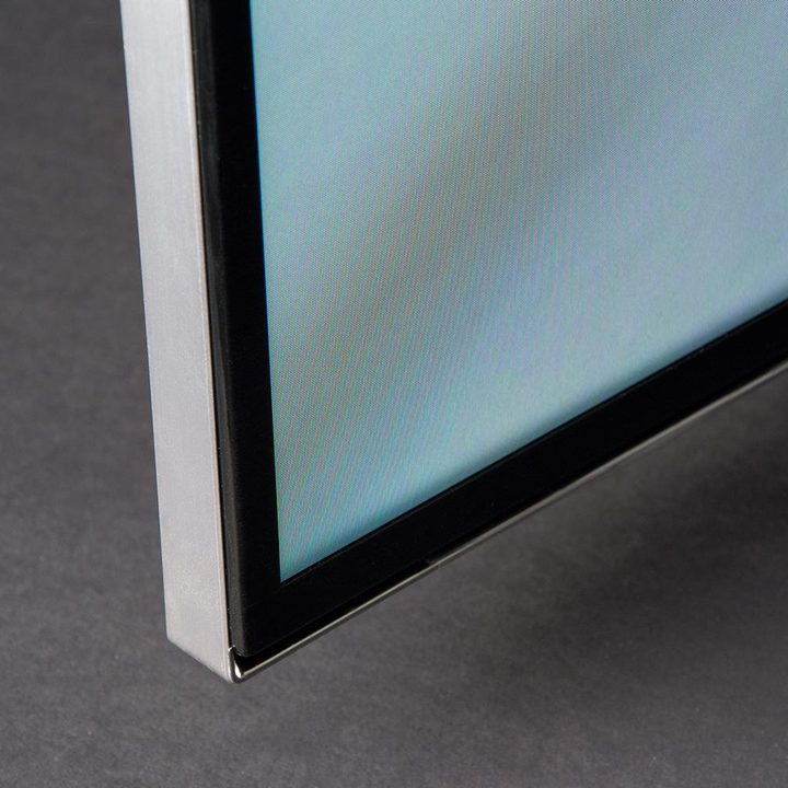 Samsung HU8550 TV 65 bezel 2
