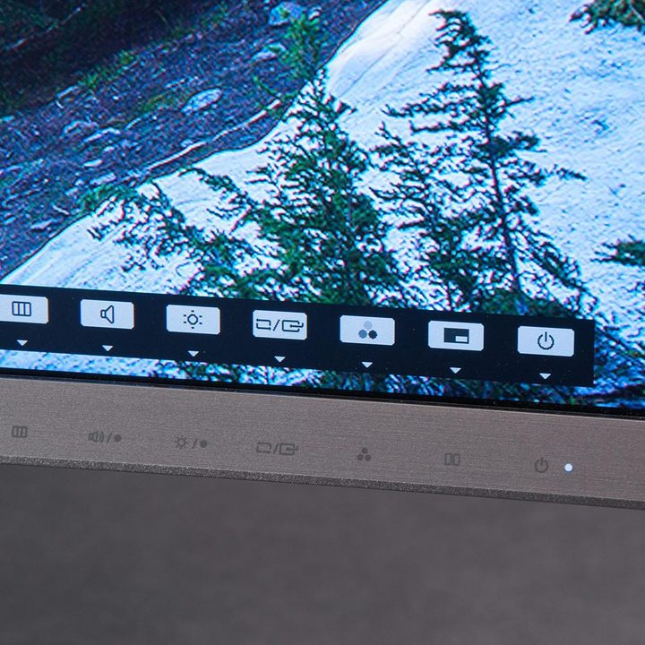 Samsung UD970 4K monitor