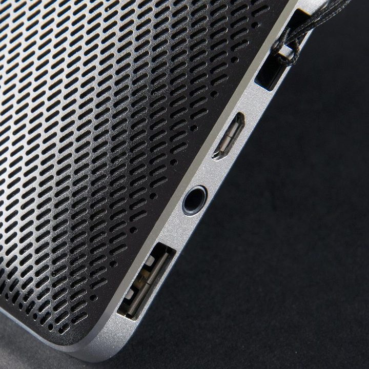 Harman Kardon Esquire Mini ports