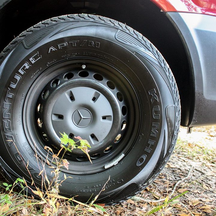2015 Mercedes-Benz Sprinter tire full