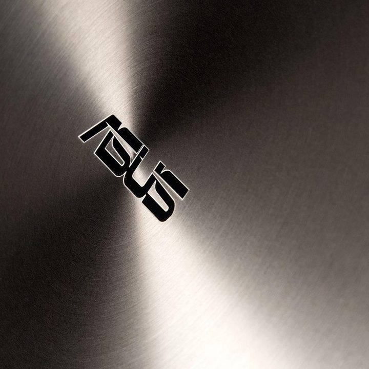 ASUS Zenbook NX500 laptop ASUSlogo