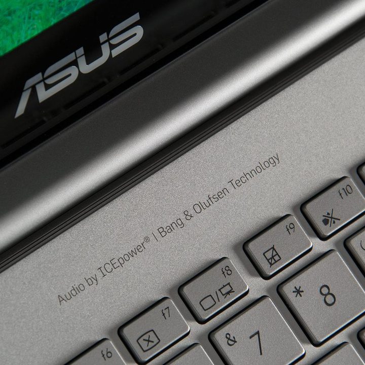 ASUS Zenbook NX500 laptop audiologo