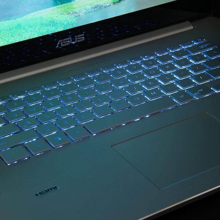 ASUS Zenbook NX500 laptop kybrdlit