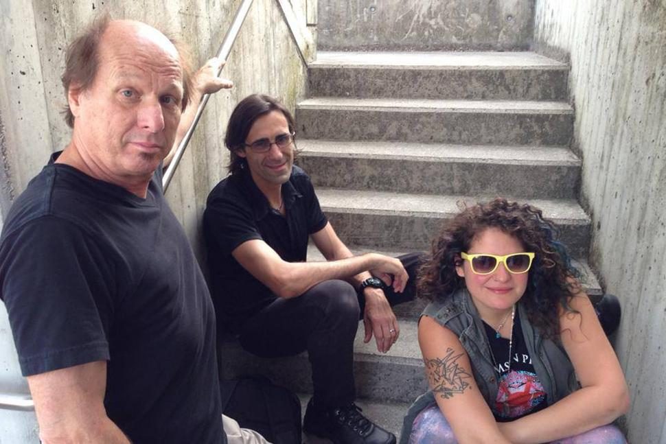 interview king crimsons adrian belew tells all about flux music app audiophile 007